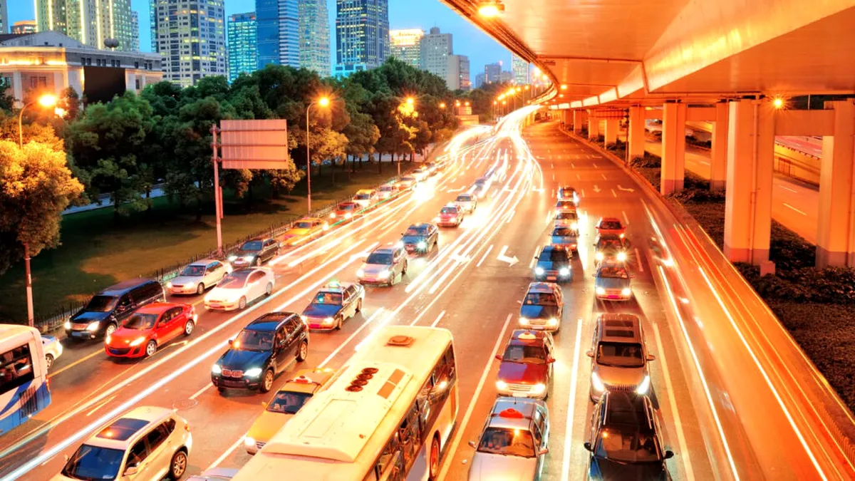 România va avea prima autostradă cu dușuri pentru șoferi și stații de încărcare pentru vehicule electrice
