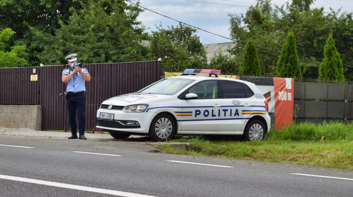Șoferii pot primi amendă și dacă merg prea încet. Când viteza redusă devine contravenție