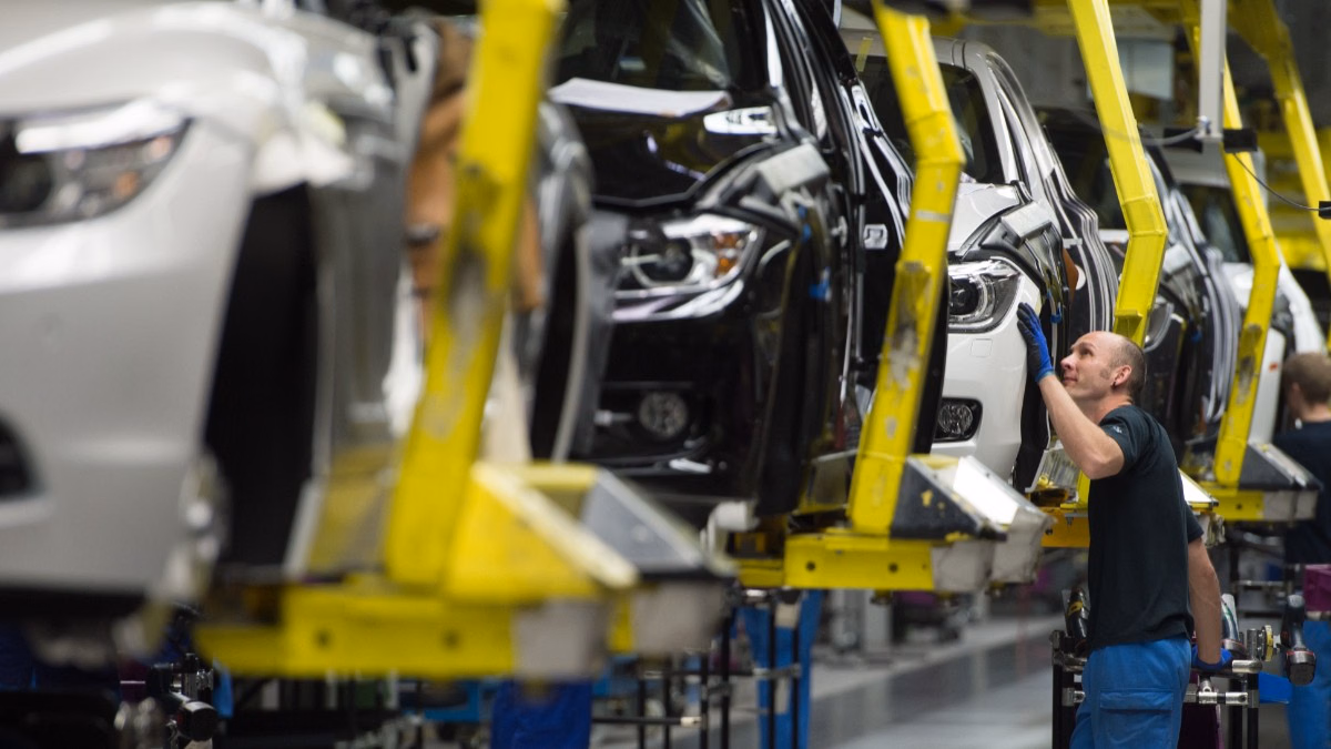 Noul BMW electric atrage un număr uriaș de clienți. Fabrica din Ungaria a trecut la producție nonstop